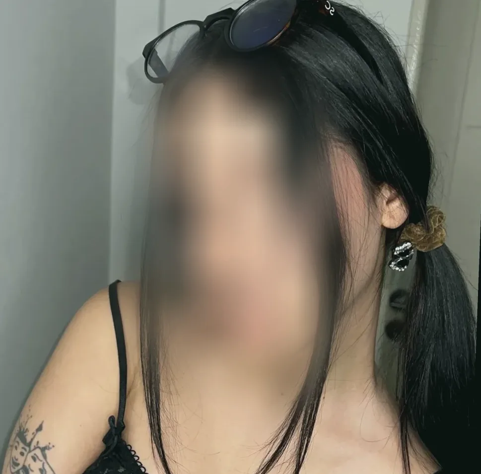 Emily, 22
