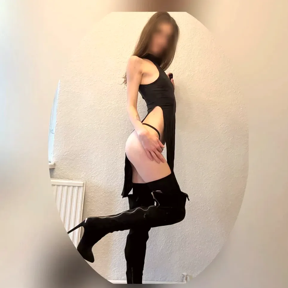 Emma, 26