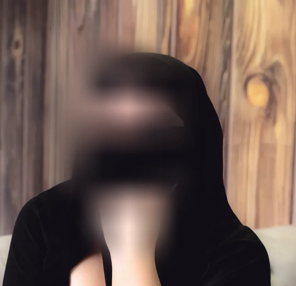 Nicola, 36